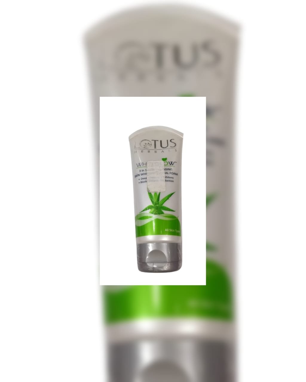 Lotus Herbals WhiteGlow 3-in-1 Deep Cleansing Skin Brightening Facial Foam – For All Skin Types | arzao - Image 3