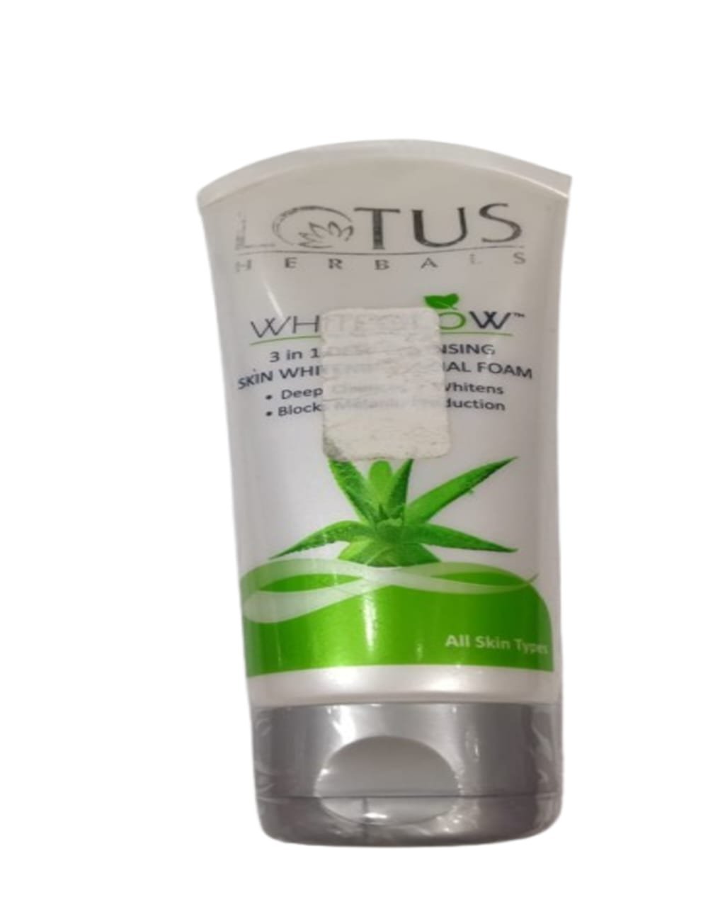 Lotus Herbals WhiteGlow 3-in-1 Deep Cleansing Skin Brightening Facial Foam – For All Skin Types | arzao - Image 2